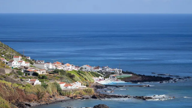 
                    Governo dos Açores inaugura nova variante e TAC na ilha de Santa Maria
                