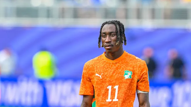 
                    Mais uma pérola. Craque da Costa do Marfim escolhe PSG como novo clube
                