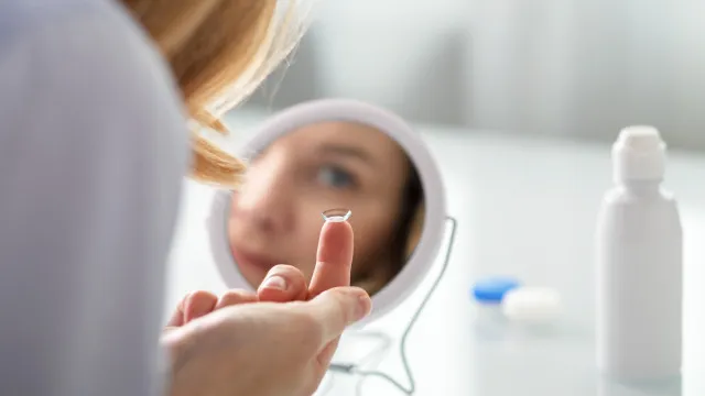 
                    Cuidado! Nunca use lentes de contacto nestas 3 