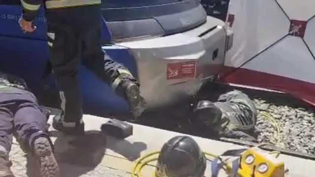 
                    Jovem de 22 anos atropelado por Metro do Porto. Circulação condicionada
                