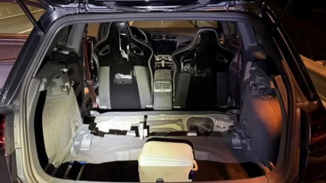 
                    GNR apanha participantes em corridas ilegais na A12. Carros apreendidos
                