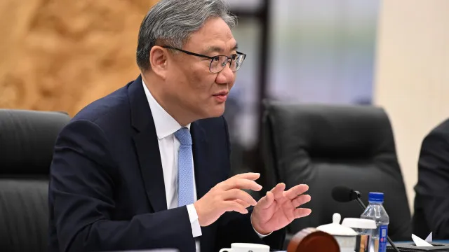 
                    UE e China querem criar mecanismo de monitorização de trocas comerciais
                