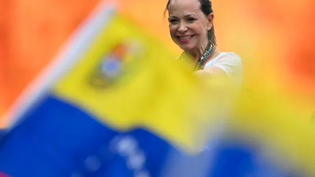 Corina Machado acusa governo venezuelano: "Regime quer bloquear regresso"