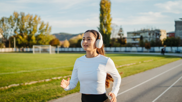 Exercício com ou sem música? Especialistas dizem o que dá mais resultados