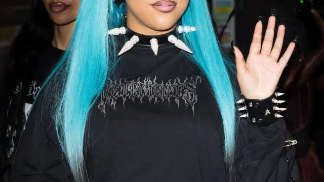 Filha de Kim e Kanye, North West, exibe novos piercings nos lÃ¡bios