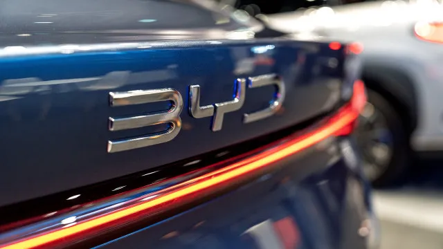 
                    BYD decide em breve segunda fábrica europeia. Península Ibérica candidata
                