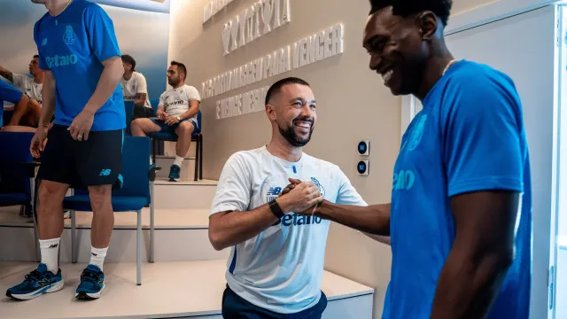 26 caras no início de época do FC Porto. Quem se apresentou e ficou fora