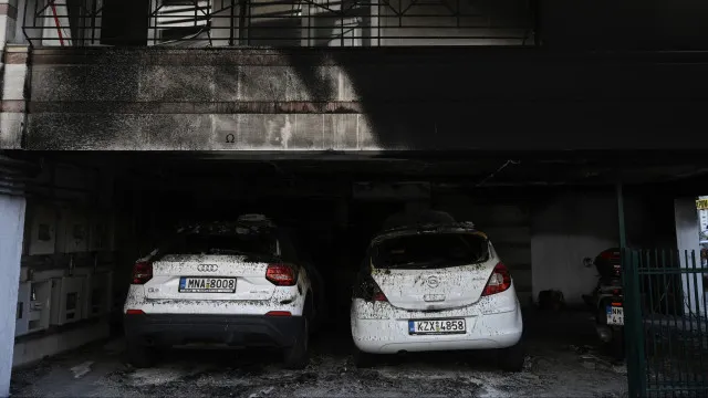 Cinco feridos em ataques bombistas perto de casas de conservadores gregos