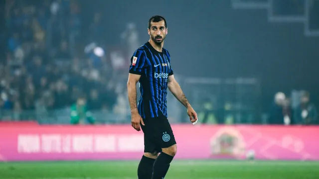 Oficial: Mkhitaryan renova contrato com Inter Milão