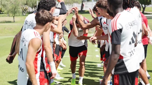 
                    Lenglet conheceu os cantos à casa e treinou sob as ordens de Marco Silva
                