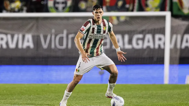 Oficial: Estrela da Amadora contrata Stefan Lekovic em definitivo