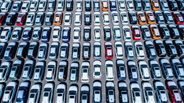 
                    Vendas de automóveis cresceram 10% em Portugal na primeira metade do ano
                