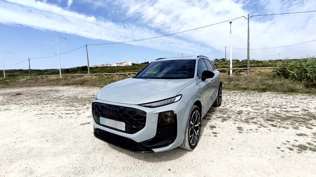 
                    Ao volante do Audi Q3 SUV, um híbrido plug-in poupado e refinado
                