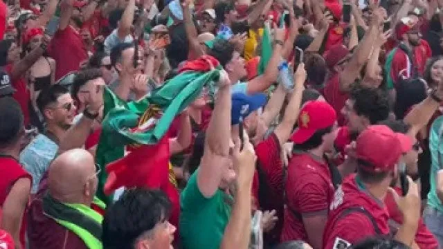 
                    Impactante. A invasão inacreditável dos adeptos de Portugal em Toronto
                