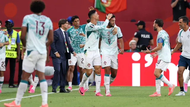 Com estrelinha de Jota e cabeçada de Ramos, Portugal arrumou os 16avos