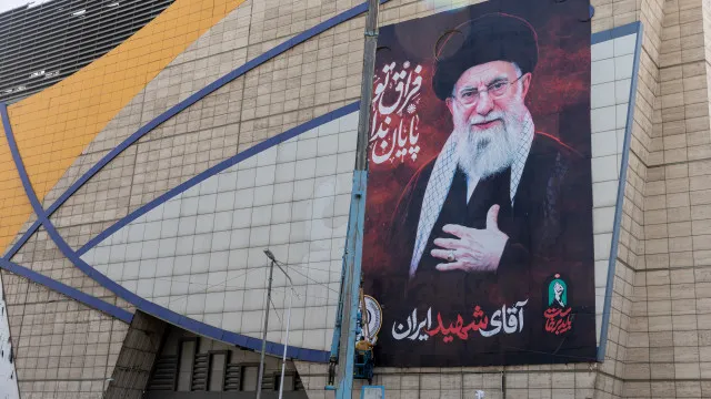 Funeral de Ali Khamenei arranca hoje. Que lÃderes vÃ£o Ã  cerimÃ³nia?