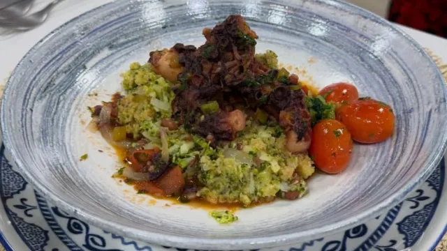 Polvo estufado com migas de brÃ³colos: Uma receita do chef HÃ©lio Loureiro