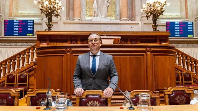 Entre críticas, Chega diz-se "de Esquerda" na redução da idade da reforma