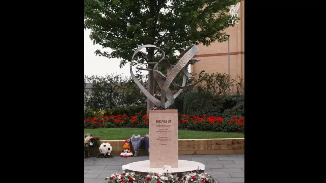 
                    Liverpool assinala um ano da morte de Diogo Jota com homenagem
                