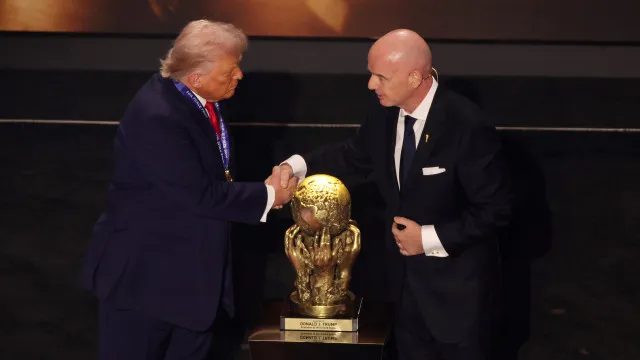 
                    Eurodeputados querem que Comité da FIFA investigue prémio de Trump
                