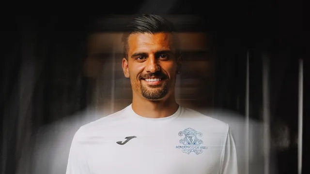 Oficial: Académico de Viseu renova contrato com Anthony Correia