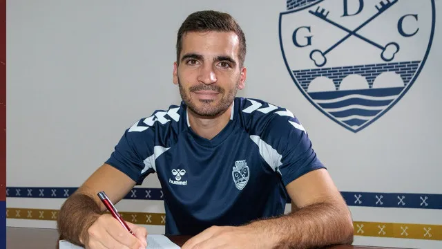 Oficial: Desp. Chaves assegura permanência definitiva de André Rodrigues