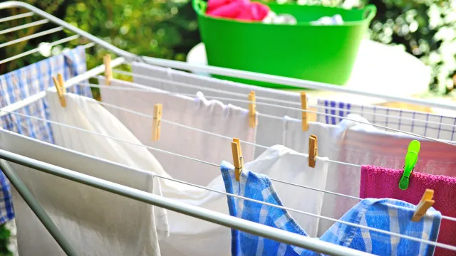 Estender a roupa com este calor pode estragÃ¡-la. Eis os riscos