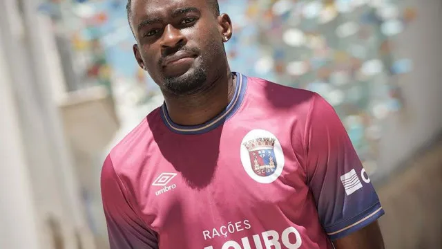 
                    Oficial: Bryan Meyo é o 10.º reforço do Torreense
                