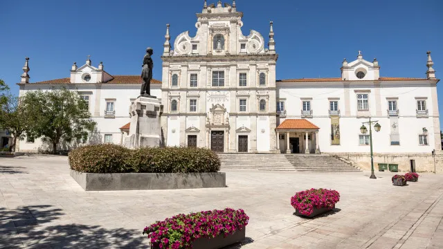 
                    Falta de trabalhadores e dirigentes ameaça IPSS em Santarém
                