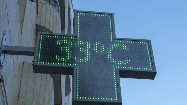 
                    Afinal, calor prolonga-se (ainda) mais. Há distritos sob aviso até quinta
                
