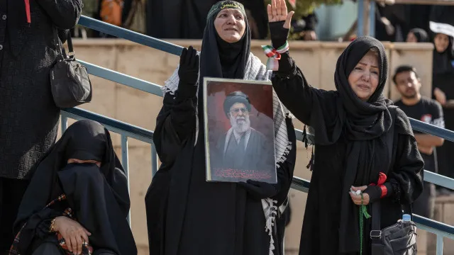 
                    Funeral de Khamenei arranca hoje em Teerão e prolonga-se por seis dias
                