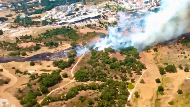 Fogo em SetÃºbal estÃ¡ em fase de conclusÃ£o