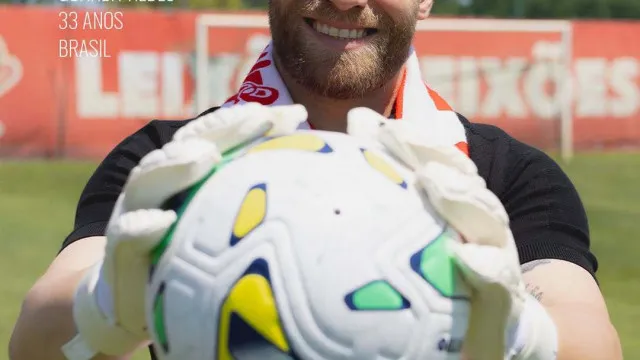 
                    Oficial: Guarda-redes Simão Bertelli reforça o Leixões
                