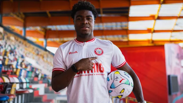 Oficial: União de Leiria contrata avançado Nabil Ondó ao Nantes 