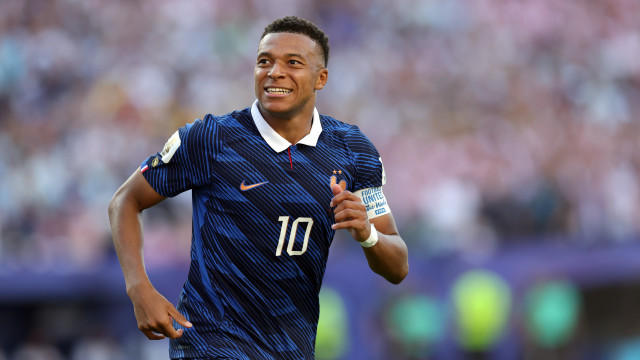 Paraguai dá trabalho, mas Mbappé resolve, e França vai às quartas de final da Copa