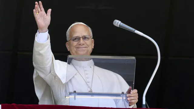 Papa LeÃ£o XIV viaja atÃ© Castel Gandolfo para perÃodo de descanso