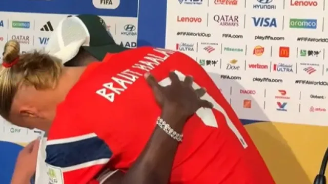 Vinícius Jr. interrompe 'flash' de Haaland para lhe dar um abraço