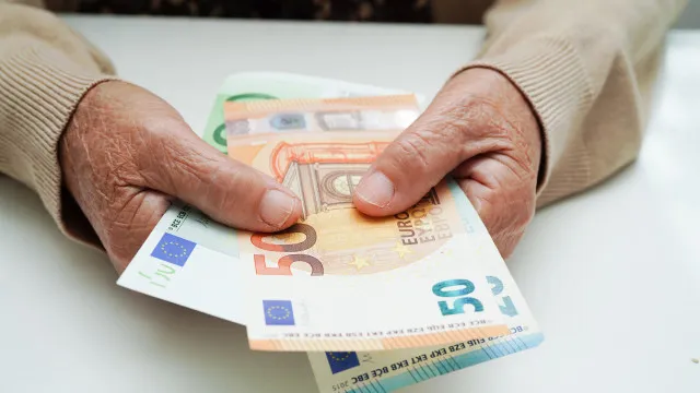 Reformados recebem pensÃ£o mais recheada este mÃªs: Veja as datas
