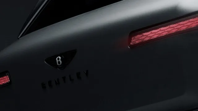 
                    Bentley terá modelo inédito com ligação à Península Ibérica
                