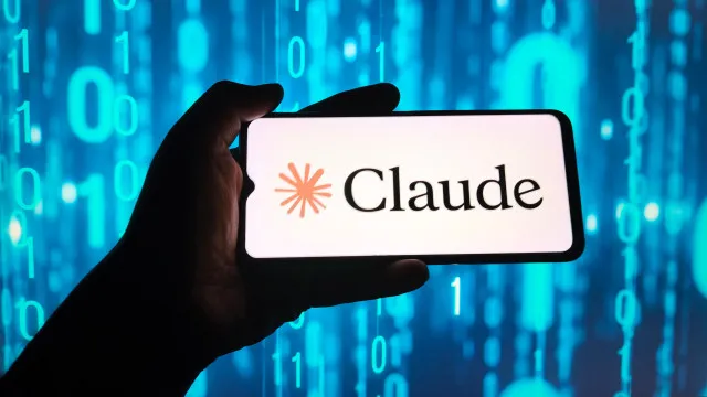 
                    Alibaba baniu uso do assistente de programação da Anthropic
                