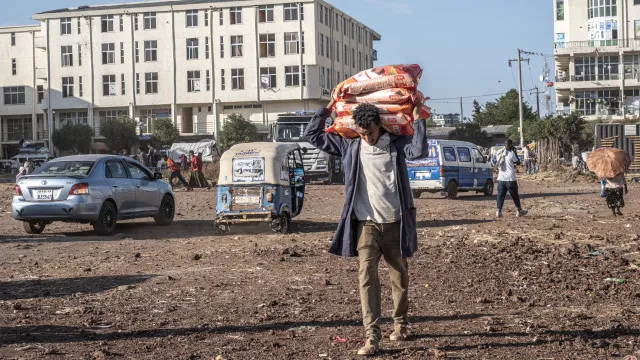 Autoridades etÃopes doÂ Tigray recrutam ilegalmente civis para exÃ©rcito