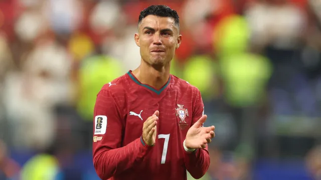 
                    Lágrimas de Cristiano Ronaldo em destaque na imprensa internacional
                