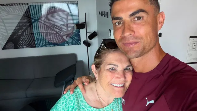 
                    Reações da família de CR7 (e Georgina) após derrota de Portugal
                