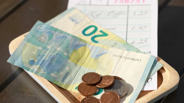 
                    Se for ao café ou restaurante, tem de pagar valor do depósito da garrafa?
                