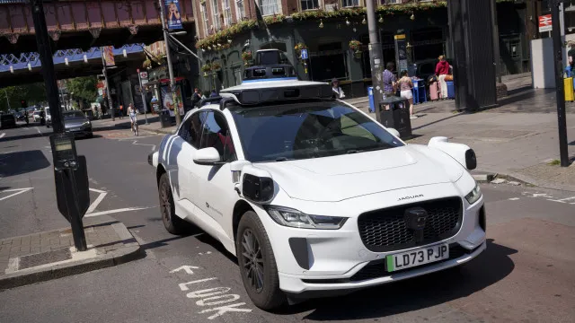 
                    Robotáxis mais perto de Portugal? Waymo regista empresa ibérica
                