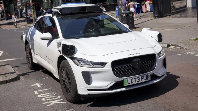 Robotáxis mais perto de Portugal? Waymo regista empresa ibérica