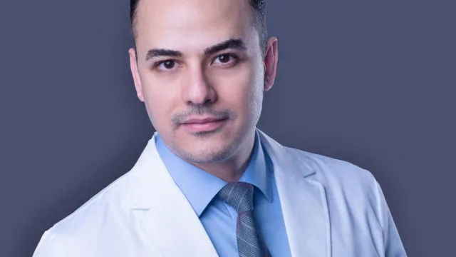 
                    Dentista destrói clinica, mata dois filhos e é encontrado morto nos EUA
                