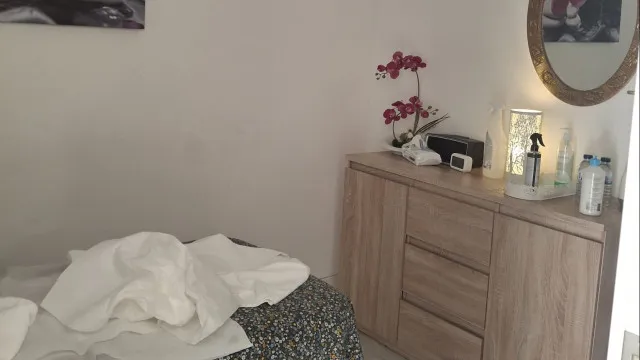 EspaÃ§os de massagens escondem serviÃ§os de prostituiÃ§Ã£o em LoulÃ©