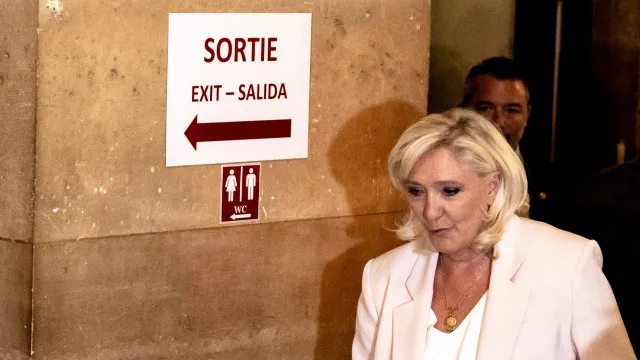 
                    Le Pen condenada. Poderá candidatar-se ao Eliseu mas há um senão
                