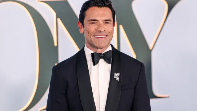 Mark Consuelos sentiu a "presenÃ§a" do falecido pai em jogo do MÃ©xico